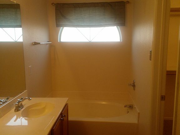 Master Bath / Garden Tub
