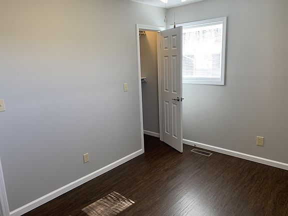 5th image of 524 Cox St