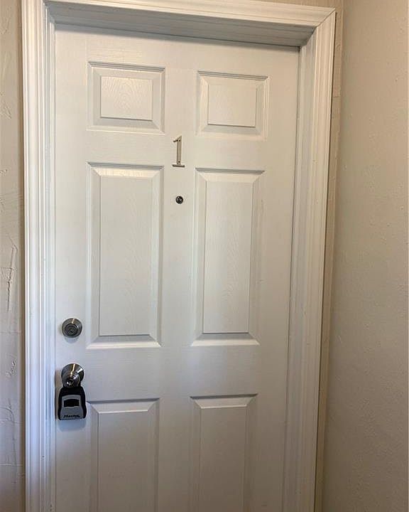 1st image of 2112 Catalpa Dr