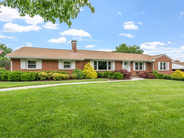 2561 Inglewood Rd SW, Roanoke, VA 24015