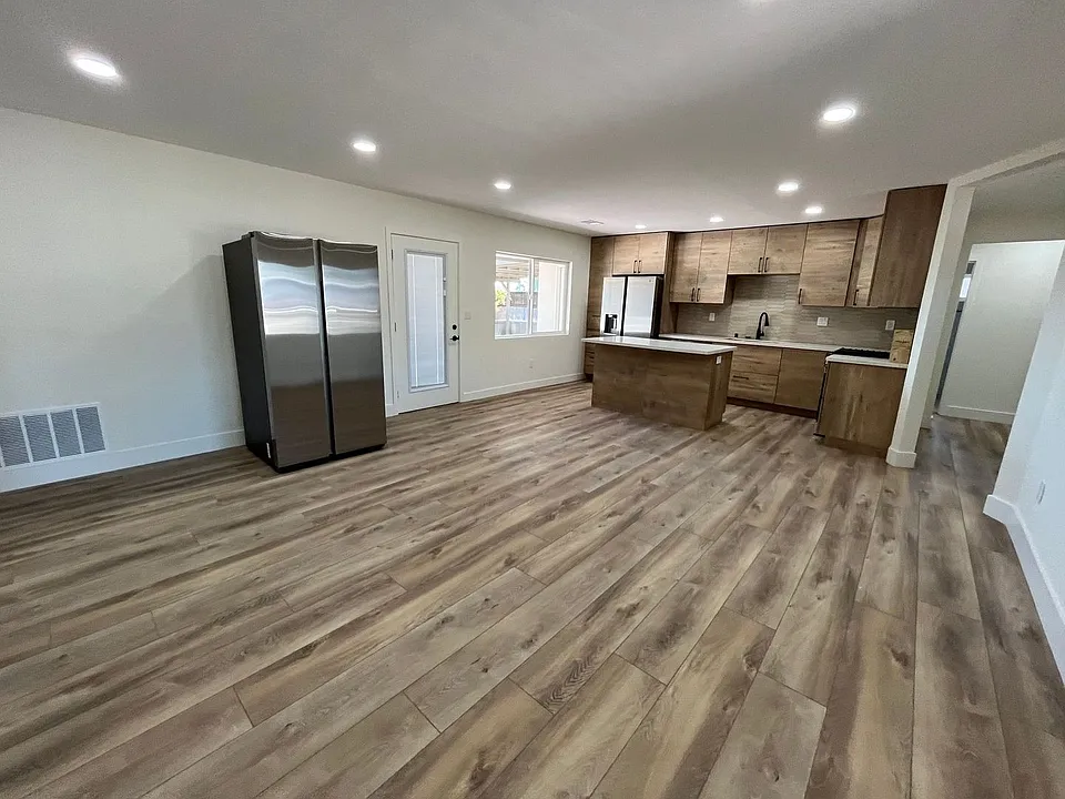 4823-4821 Catoctin Dr.