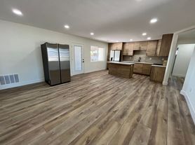 4823-4821 Catoctin Dr., 4823 Catoctin Dr.