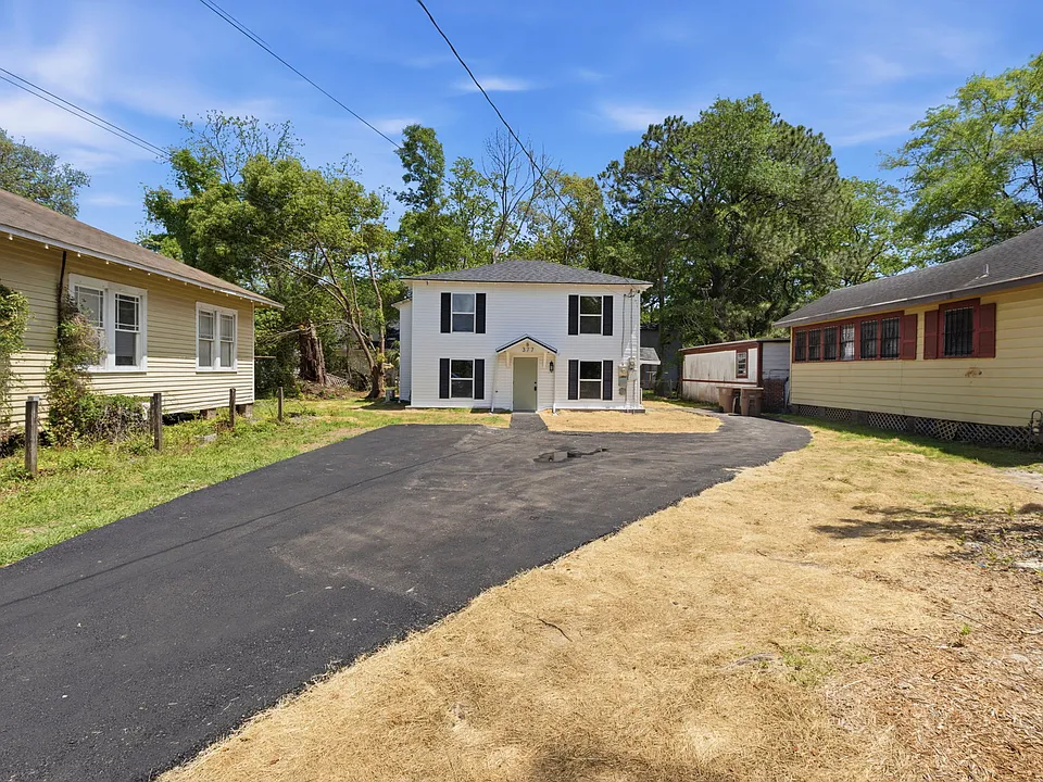 377 Tuttle Ave #A