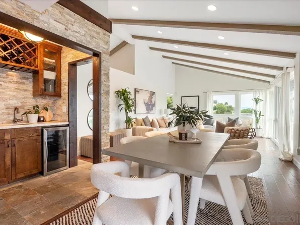 498 Hills Lane Dr, El Cajon, CA 92020