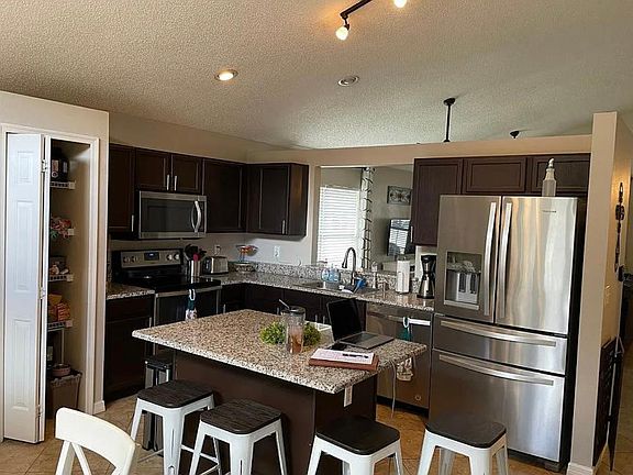 4th image of 13616 Meadowpark Ave