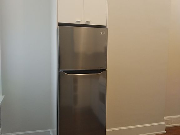 5th image of 309 E 13th St APT 2