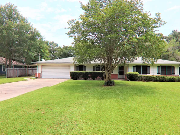 880 Morning Glory Dr, Bridge City, TX 77611