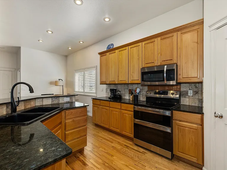 4052 S Mill Site Ave — Photo 9