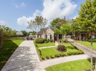 10228 W Springwind Ct, Baton Rouge, LA 70810