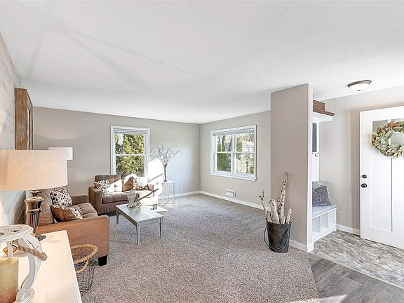 2nd image of 908 Marquette Ave