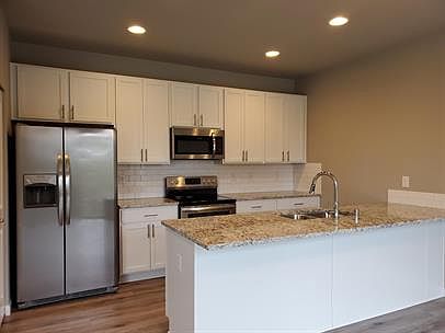 4th image of 6909 Delaney Ln NE #B