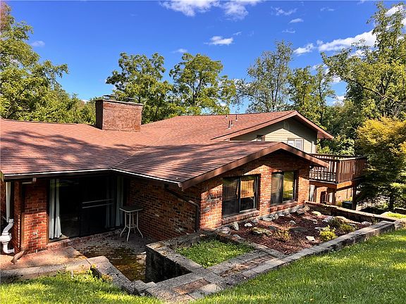 2nd image of 306 Black Walnut Dr