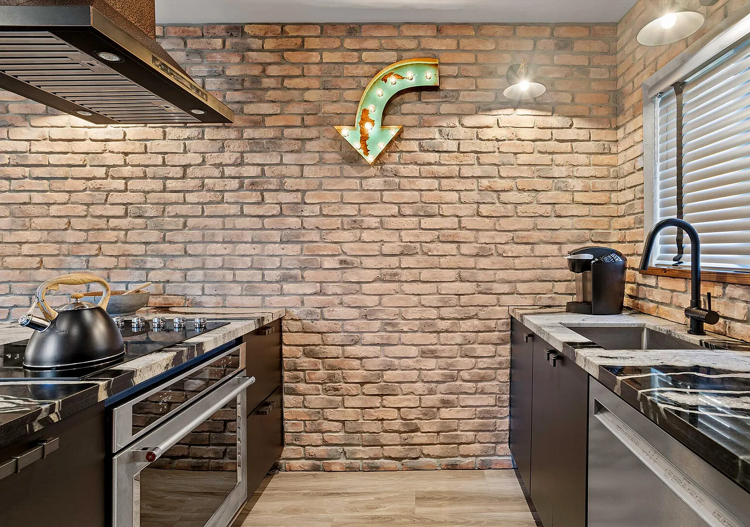 Urban Shack — Photo 3