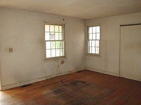 3rd image of 7409 Gravely Ct