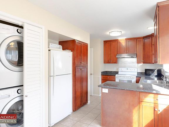 Kitchen Island_01122021