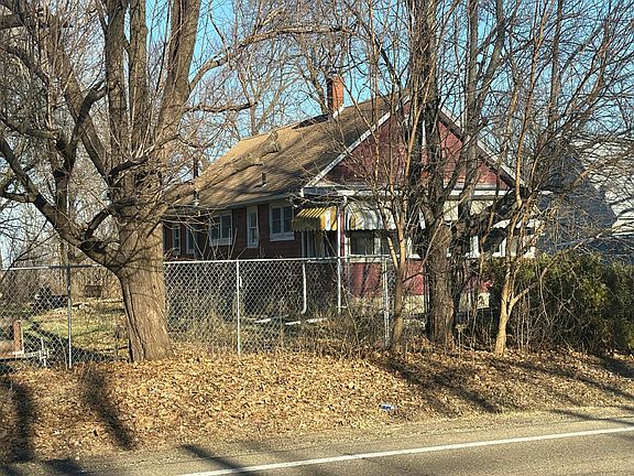 3rd image of 6464 Highway 11 Rd
