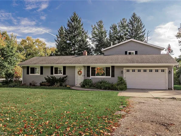 9101 N Bedford Rd, Macedonia, OH 44056