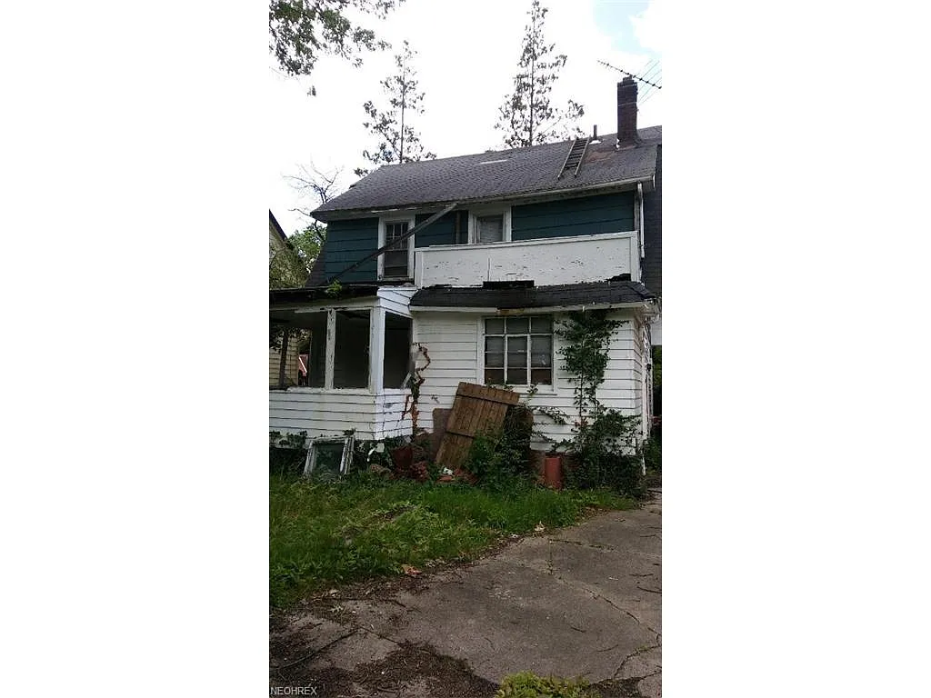1005 Pembrook Rd photo 1