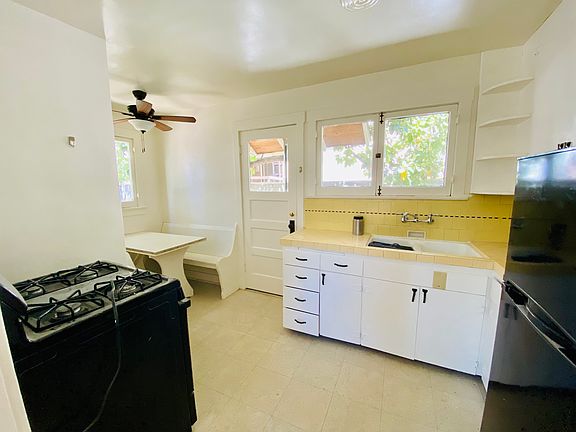 3rd image of 441 N Catalina Ave