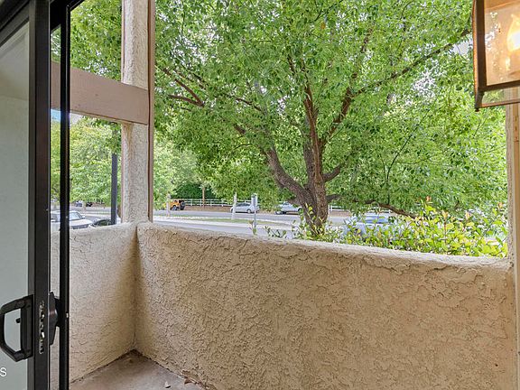 2nd image of 5460 Las Virgenes Rd