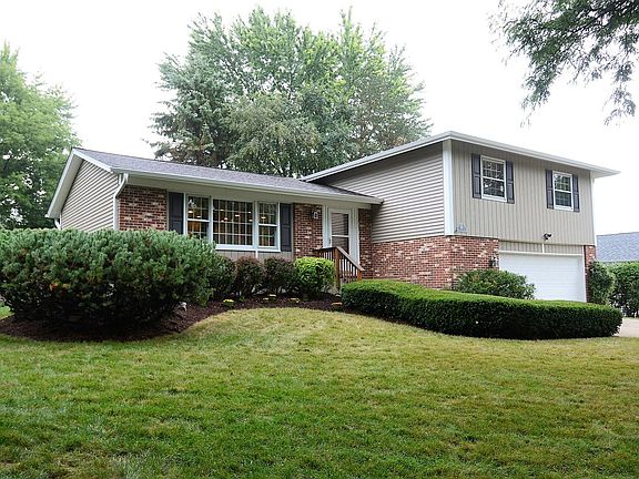 * new shingles w/30 yr warranty, siding, oversized gutters & downspouts (2016) *insulated windows w/