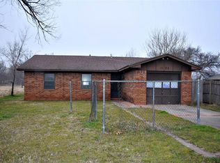 1125 Apache St, Chickasha, OK 73018