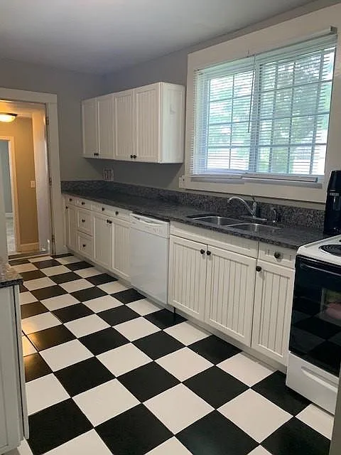 5 bed, 936 sqft, $4,500 — Photo 4