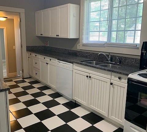 4th image of 728 Berkley Rd