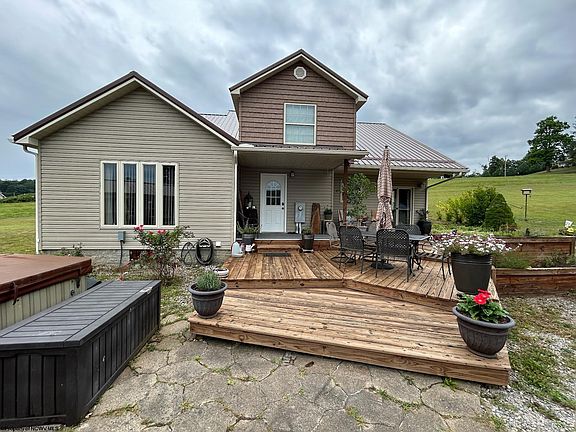3rd image of 98 Planing Mill St