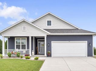 515 Hickory St, Belgium, WI 53004