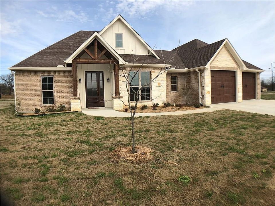 1st image of 2104 Kelton Dr