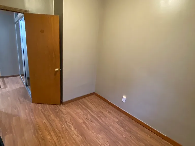 1807 S May St #2B — Photo 25