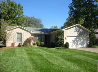 413 Wisteria Ave, Lyndon, KY