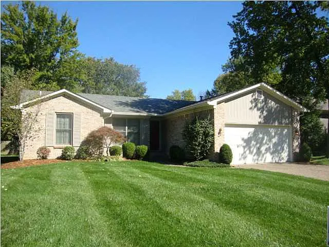 413 Wisteria Ave photo 1