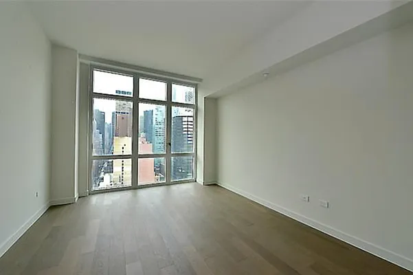 Rented by Compass | media 27