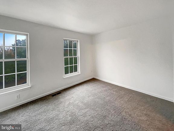 5th image of 45458 Oak Trail Sq