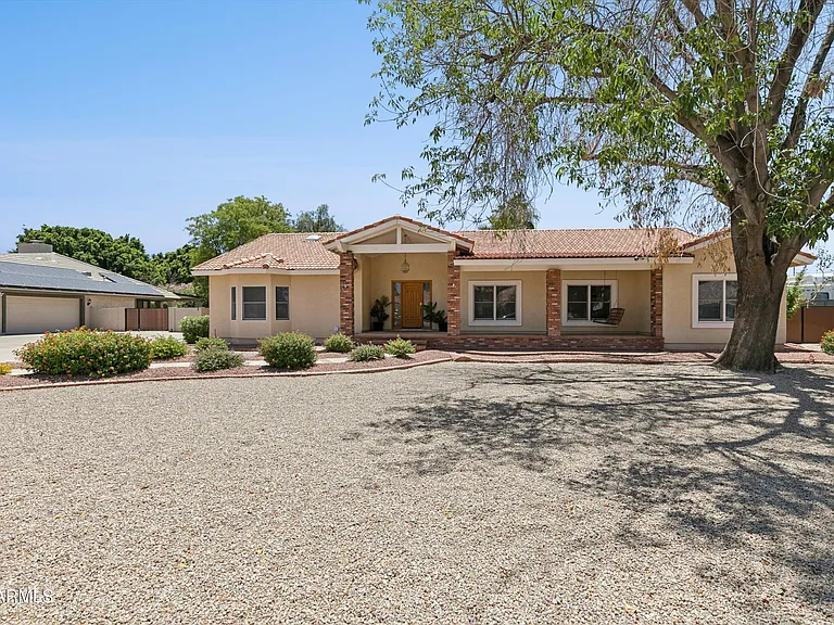 8611 W Foothill Dr — Photo 1