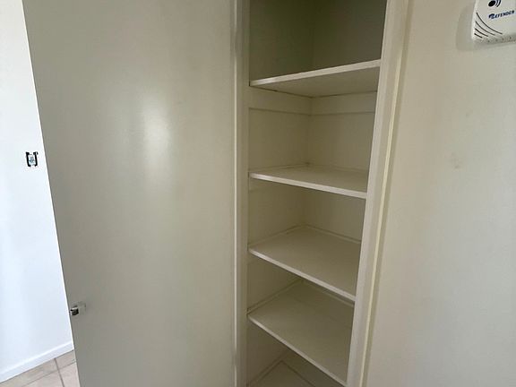 3rd image of 43620 Gadsden Ave