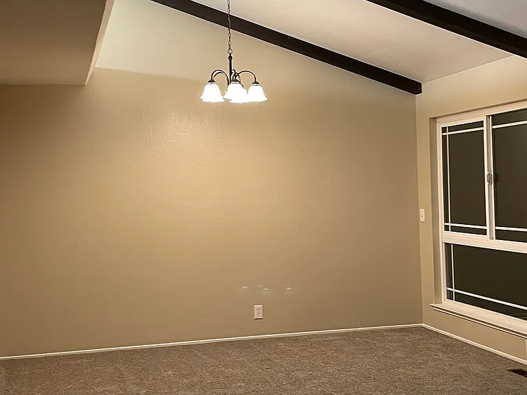 27933 Edgecliff Way — Photo 6
