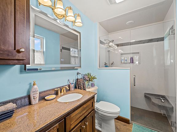 3rd image of 221 W 6th St