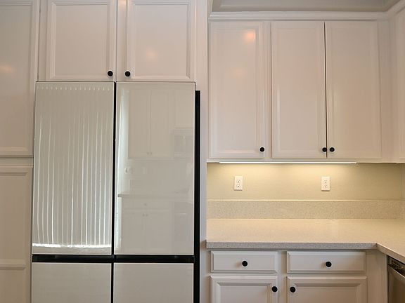 4th image of 129 English Rose Cir