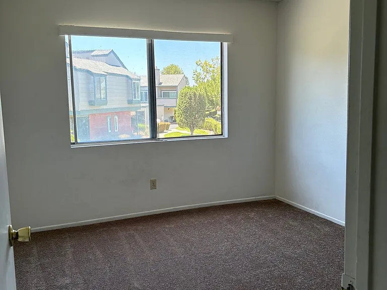 1108 Cleghorn Dr #G — Photo 9