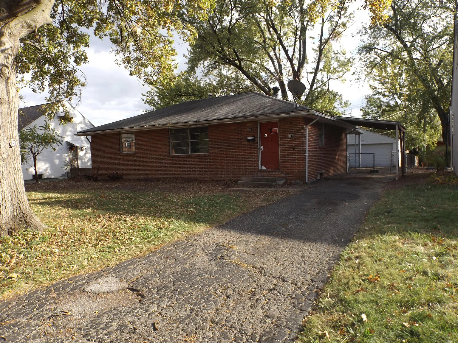 1071 Loring Rd photo 1