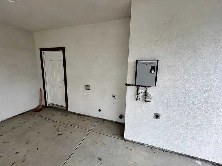 1527 W Orangeburg Ave — Photo 32