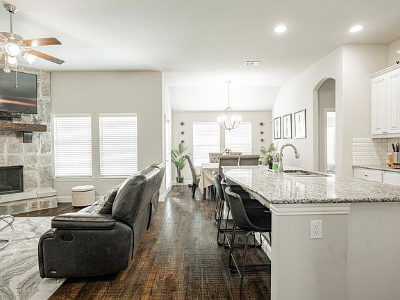 4th image of 3205 Feller Ln