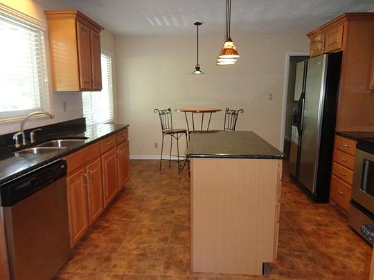 3rd image of 3803 Taliluna Ave