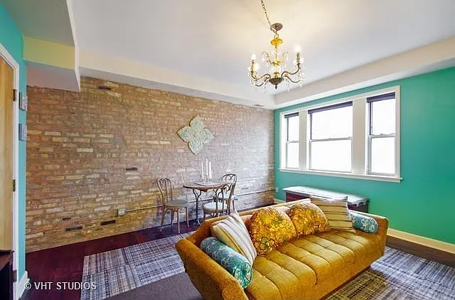 1125 W Farwell Ave — Photo 3