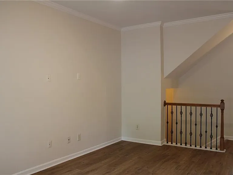 2059 Liberty Ct NW — Photo 8