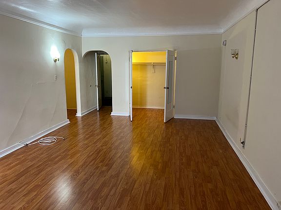 3rd image of 665B S Cochran Ave #L103