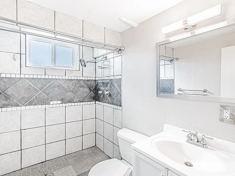 7002 Quay St — Photo 21
